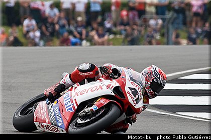 haga_1_sbk_gutierrez_donington2009.jpg