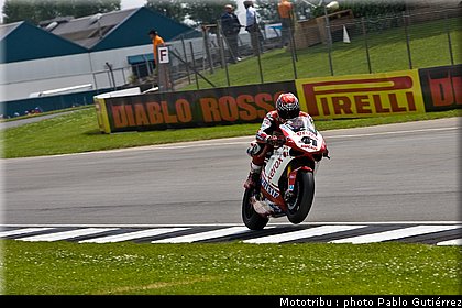 haga_4_sbk_gutierrez_donington2009.jpg