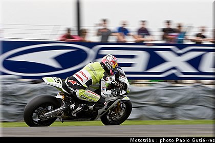 rea_2_sbk_gutierrez_donington2009.jpg