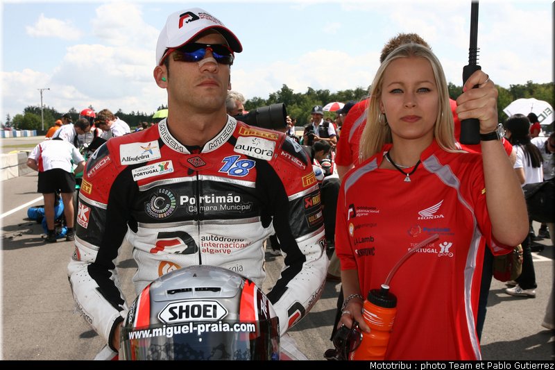 superbike_pitbabes_brno2009_31