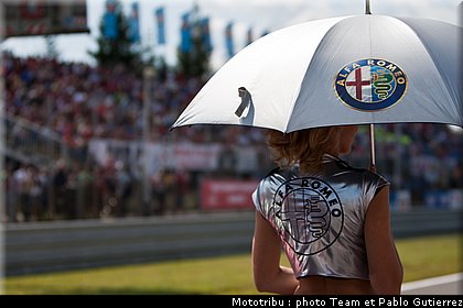 superbike_pitbabes_brno2009_07.jpg