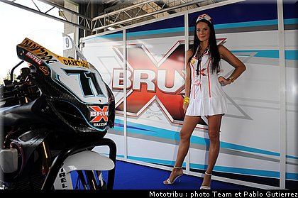 superbike_pitbabes_brno2009_21.jpg