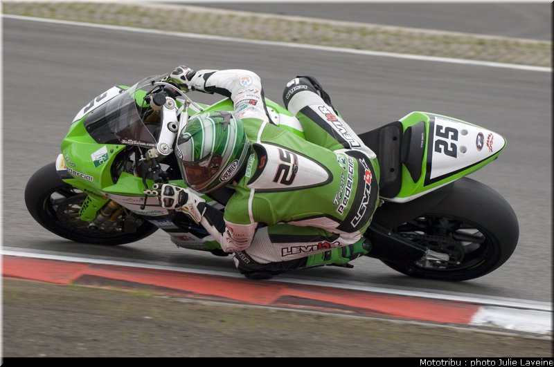 sbk_salom_3_nurburgring_allemagne_2009