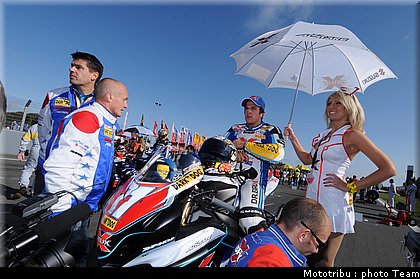 the_pitbabes_013_nurburgring_allemagne_2009.jpg