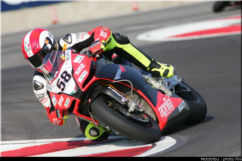 sbk_simoncelli_13_imola_2009
