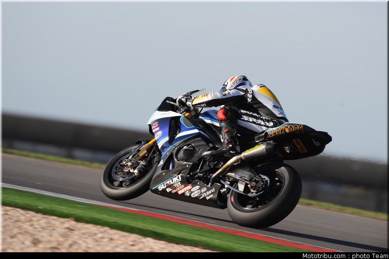 sbk_guintoli_04_portugal_2009