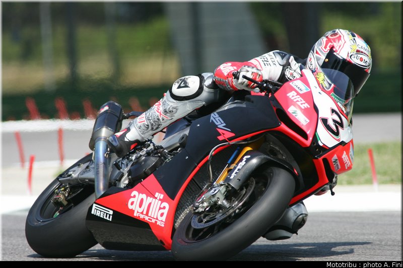 sbk_biaggi_4_test_imola2009