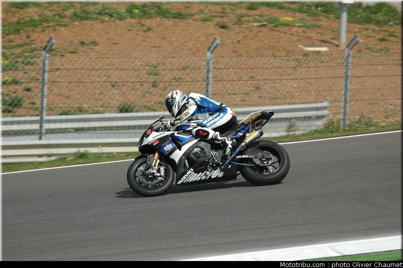 sbk_guintoli_03_portugal_2010