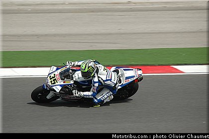 sbk_crutchlow_2_portugal_2010.JPG