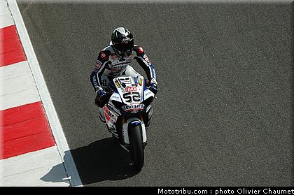 sbk_toseland_07_portugal_2010.JPG