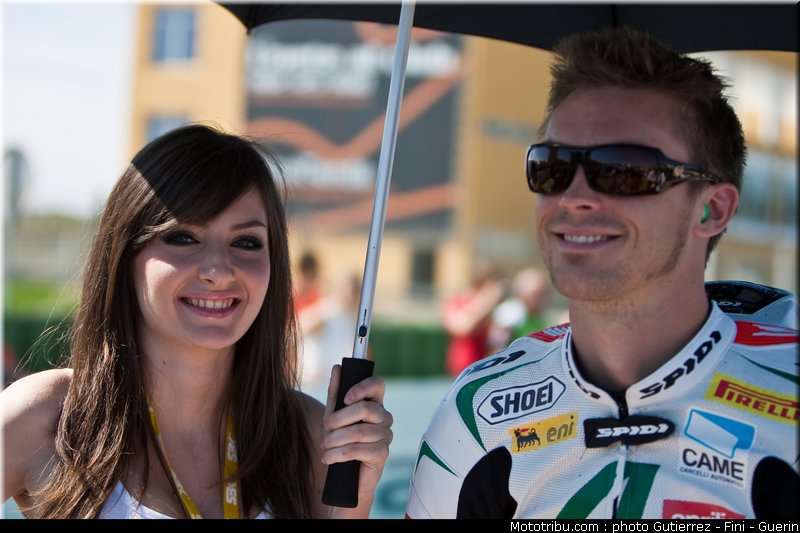 superbike_pit_babes_valence_2010_0026