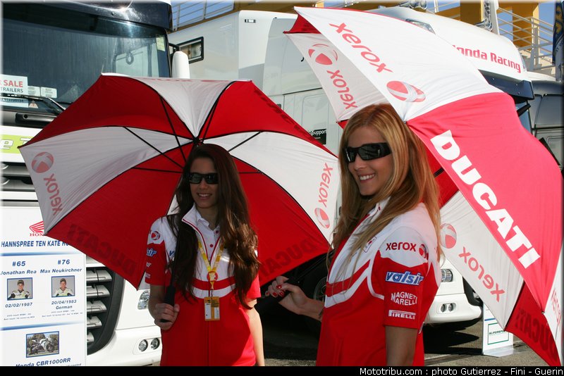 superbike_pit_babes_valence_2010_0064