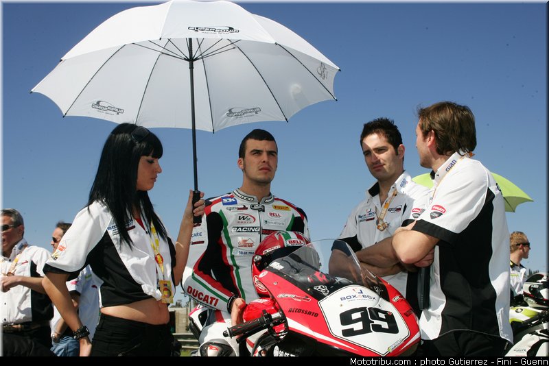 superbike_pit_babes_valence_2010_0075
