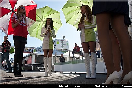 superbike_pit_babes_valence_2010_0007.jpg