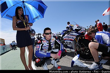 superbike_pit_babes_valence_2010_0098.jpg