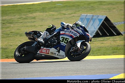 sbk_crutchlow_1_valence_2010.JPG