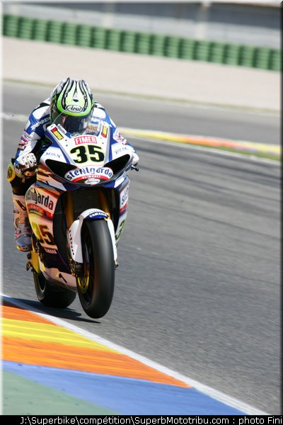 sbk_crutchlow_3_valence_2010