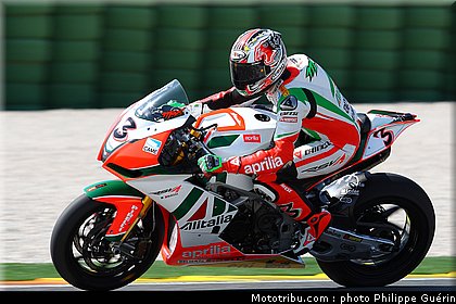sbk_biaggi_05_valence_2110.JPG