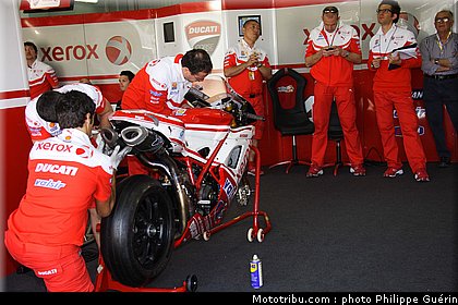 sbk_ducati_8_valence_2110.JPG
