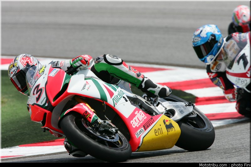sbk_biaggi_05_sanmarin_2010