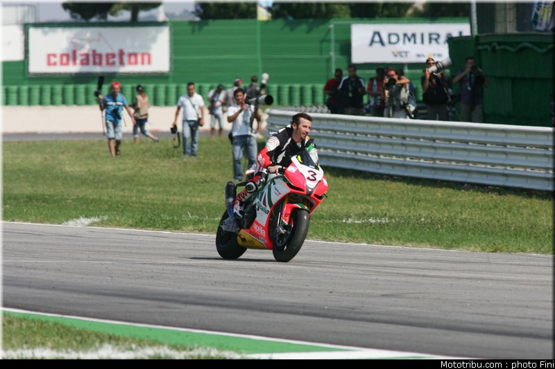sbk_biaggi_18_sanmarin_2010