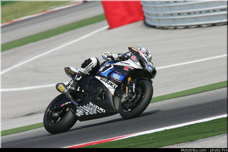 sbk_guintoli_1_sanmarin_2010