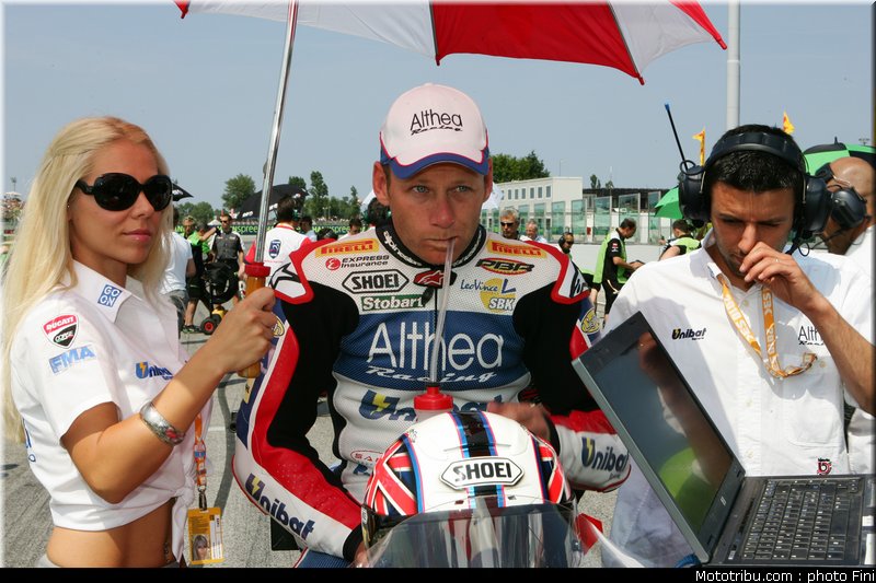 sbk_pitbabes_sanmarin_2010_016