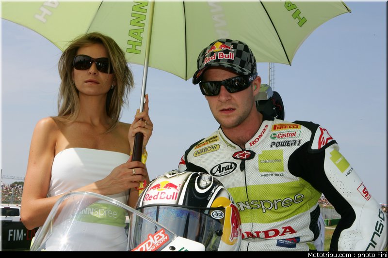 sbk_pitbabes_sanmarin_2010_017