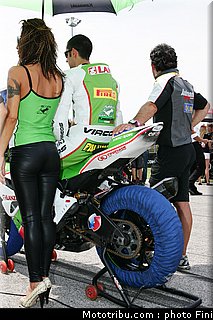 sbk_pitbabes_sanmarin_2010_008.JPG