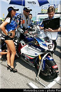sbk_pitbabes_sanmarin_2010_020.JPG