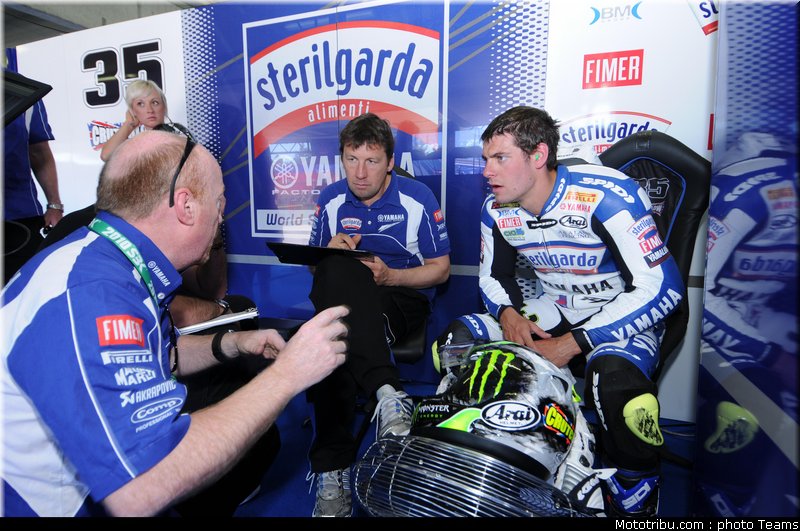 sbk_crutchlow_03_tchequie_2010