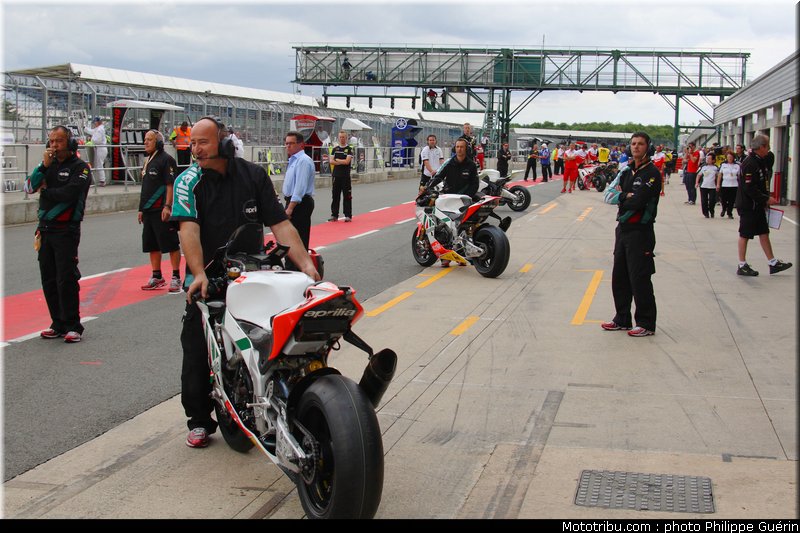 sbk_aprilia_2_angleterre_2010