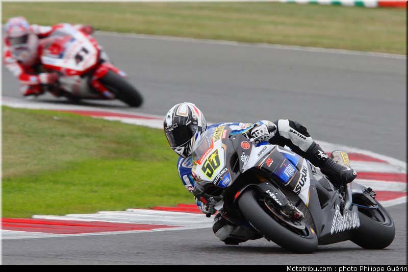 sbk_guintoli_20_angleterre_2010