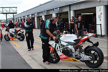 sbk_aprilia_6_angleterre_2010.JPG