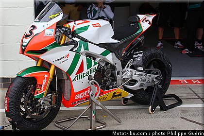 sbk_biaggi_04_angleterre_2010.JPG