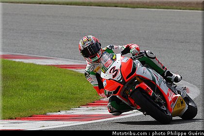 sbk_biaggi_12_angleterre_2010.JPG