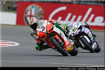 sbk_biaggi_15_angleterre_2010.JPG