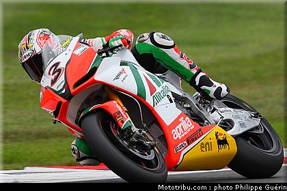 sbk_biaggi_17_angleterre_2010.JPG