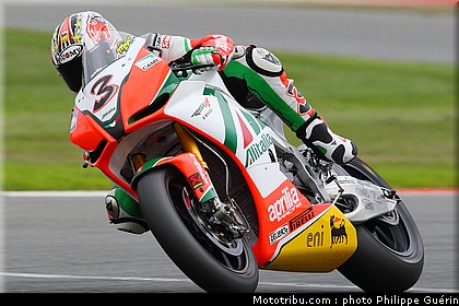 sbk_biaggi_19_angleterre_2010.JPG