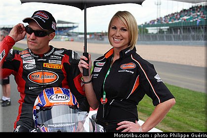 sbk_pitbabe_18_angleterre_2010.JPG