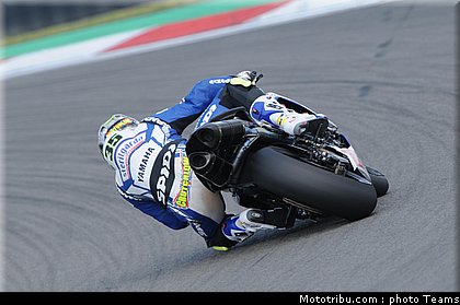 sbk_crutchlow_09_allemagne_2010.jpg