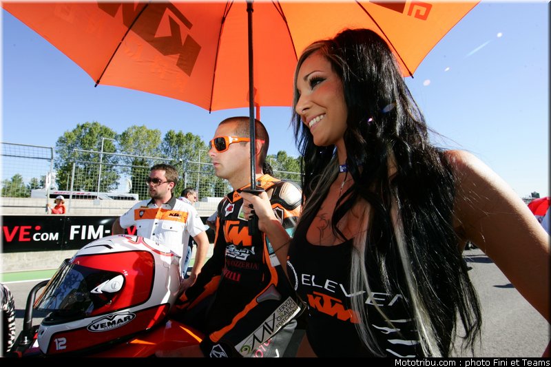 superbike_pitbabe_imola_2010_22