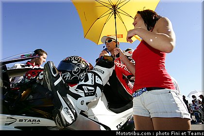 superbike_pitbabe_imola_2010_15.JPG