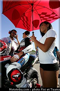 superbike_pitbabe_imola_2010_18.JPG