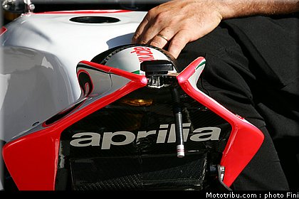superbike_biaggi_12_imola_2010.JPG