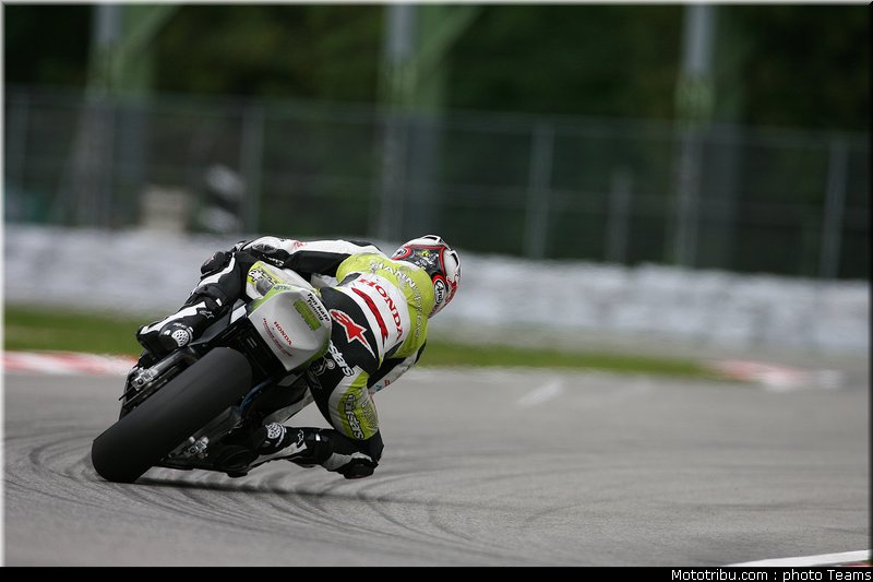 superbike_rea_19_imola_2010