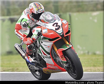 superbike_biaggi_07_imola_2010.jpg
