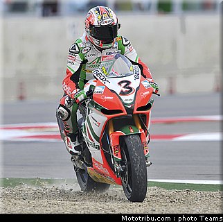 superbike_biaggi_11_imola_2010.jpg