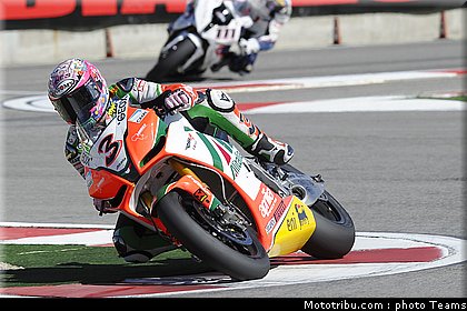 superbike_biaggi_12_imola_2010.jpg
