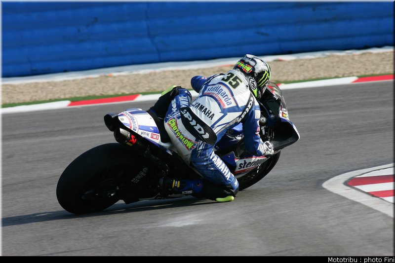 sbk_crutchlow_6_test_imola_2010